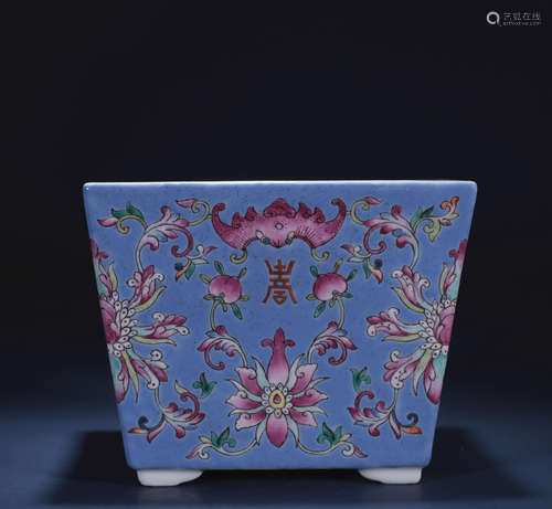 Qing dynasty famille-rose flowerpot