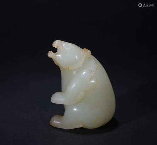 Qing dynasty jade bear ornament