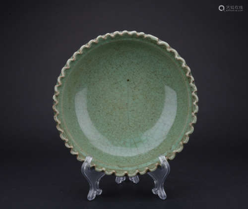 Qing dynasty Ge kiln plate