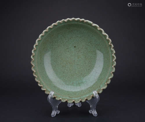 Qing dynasty Ge kiln plate