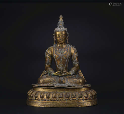 Qing dynasty gilt bronze statue of the Buddha of Immeasurable Life