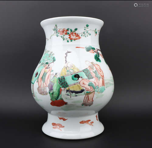 Qing dynasty Wu Cai bottle with figure pattern