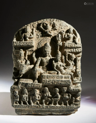 Arte Himalayana A dark stone stele depicting