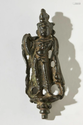 Arte Cinese A small high silver bronze figure of