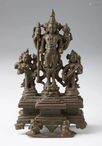 Arte Indiana A bronze figure of Lord Vishnu North