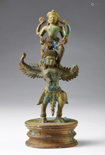 Arte Sud-Est Asiatico A bronze figure of Vishnu and