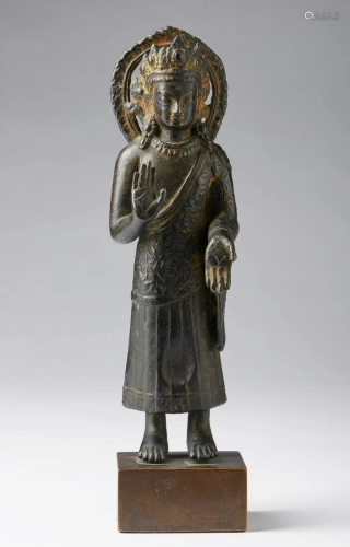 Arte Himalayana An iron cast figure of Buddha