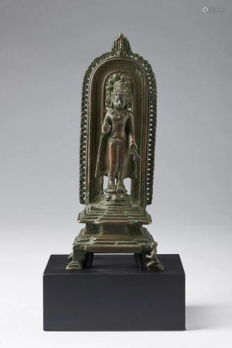 Arte Indiana A copper alloy altar portraying Buddha