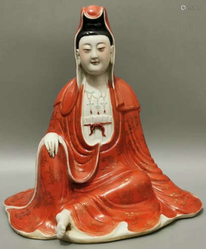 A RED&WHITE GLAZE GUANYIN BUDDHA STATUE