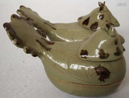 PAIR OF GREEN GLAZE BRUSH WASHER SHAPED WITH BIRD