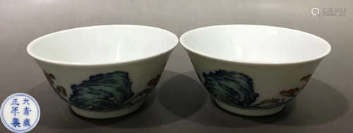 PAIR OF DOUCAI GLAZE CUP WITH FLOWER PATTERN