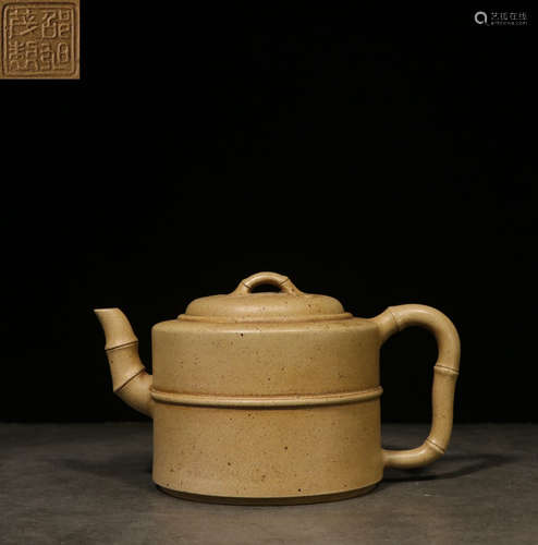 A ZISHA TEA POT WITH MARK