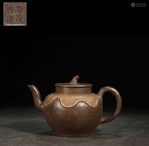 A ZISHA TEA POT WITH MARK