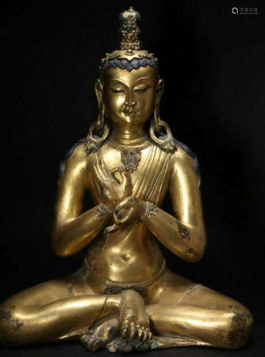 A GILT BRONZE BUDDHA STATUE