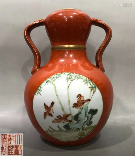 A RED BASE FAMILLE ROSE GLAZE GOURD VASE