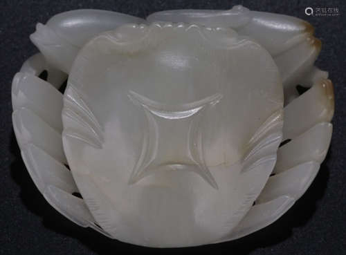 A HETIAN JADE PENDANT SHAPED WITH CRAB