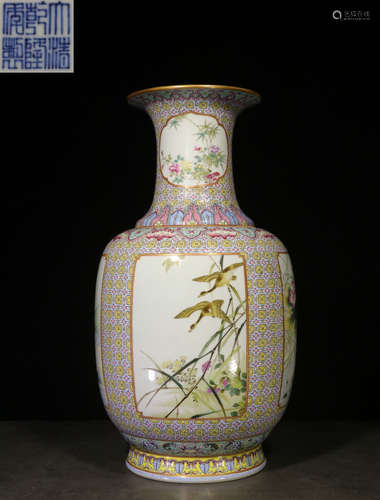 A FAMILLE ROSE GLAZE VASE WITH FLOWER&BIRD PATTERN