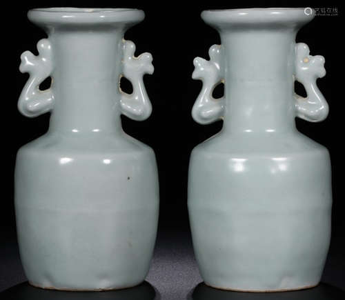 PAIR OF LONGQUAN YAO BLUE GLAZE VASE