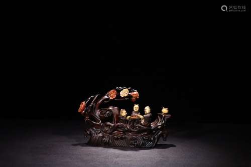 A Chinese Rosewood Ornament Embeded Shoushan Stone