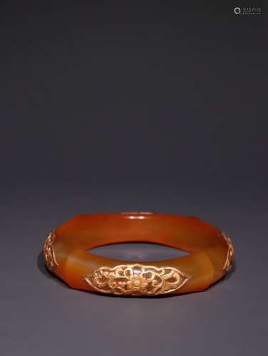 A Chinese Agate Bangle With Gilt Silver Floral Pattern