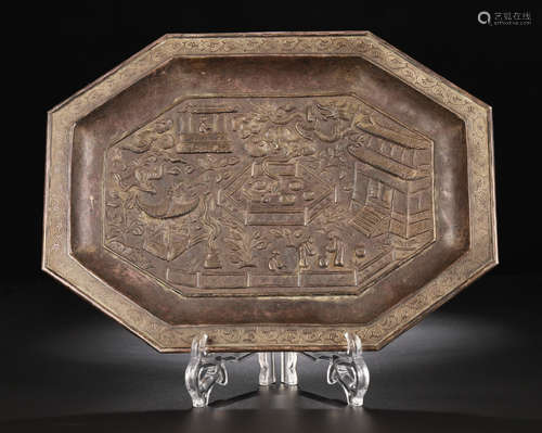 A SILVER PLATE CARVED WITH DRAGON PATTERN