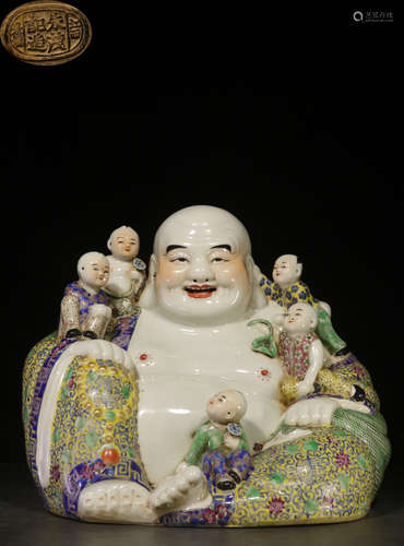 A FAMILLE ROSE GLAZE MAITREYA BUDDHA STATUE