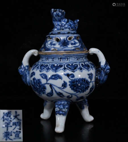 A BLUE&WHITE GLAZE CENSER WITH FLOWER PATTERN