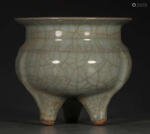 A GUAN YAO GREEN GLAZE CENSER