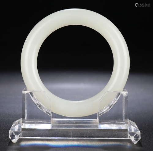 A HETIAN JADE BANGLE