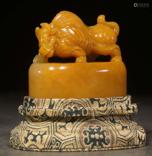 A TIANHUANG STONE SEAL SHAPED WITH COW