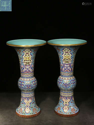 PAIR OF ENAMELED GLAZE VASE WITH FLOWER PATTERN