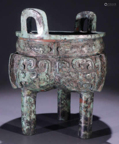 A COPPER CENSER CARVED WITH BEAST PATTERN