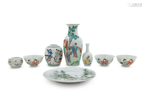 Eight Chinese Famille Rose Porcelain Articles
