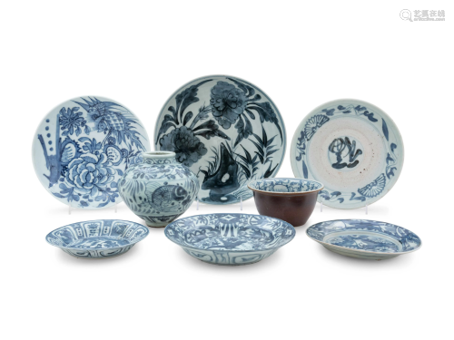 Thirty-Nine Chinese Export Blue and White Porcelain
