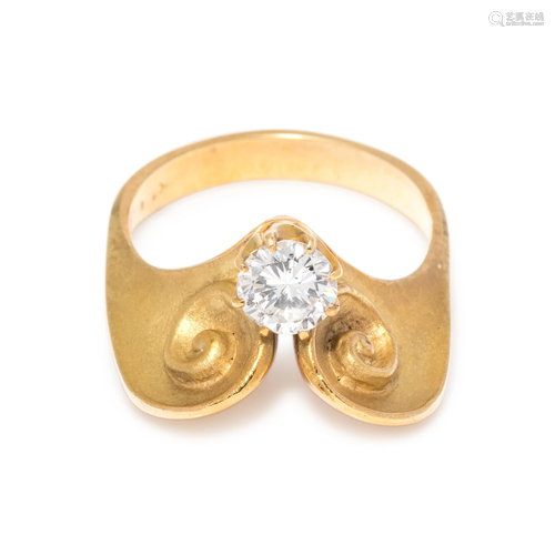 YELLOW GOLD AND DIAMOND RING