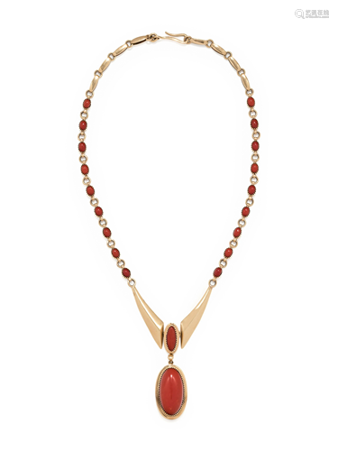 YELLOW GOLD AND CORAL NECKLACE