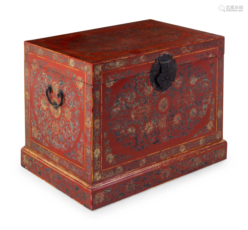 A Qiangjin and Tianqi Lacquer Cloth Chest