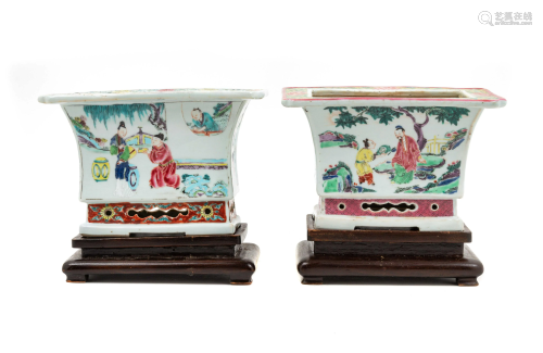 A Pair of Chinese Famille Rose Porcelain Cache …