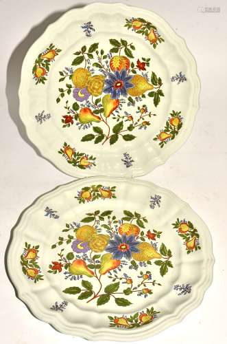 A pair of Italian Diamondstone Laveno 'Pescara' plates, decorated with peaches and pears, diameter