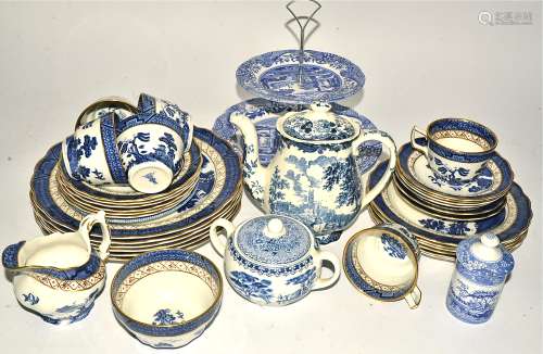 A Spode Italian cake stand together with a quantity of 20th Century blue and white Willow pattern