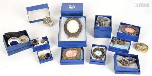 A box of 'Silver Scenes' miniature plated trinkets in boxes, to include photograph frame and pill