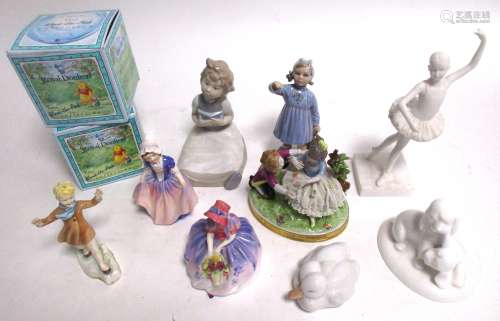 A small group of Royal Doulton boxed Winnie The Pooh nursery wares, to include child's bowl and