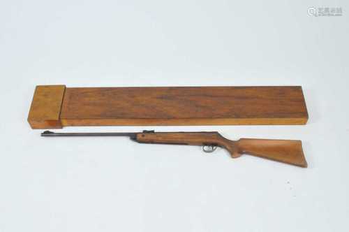 A BSA Meteor .22 air rifle in wooden case