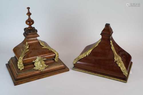 Two 19th century wall brackets, one in mahogany, 27cm high, 36 x 20cm, the other in oak, 39cm