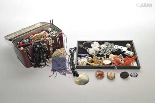 A collection of costume jewellery