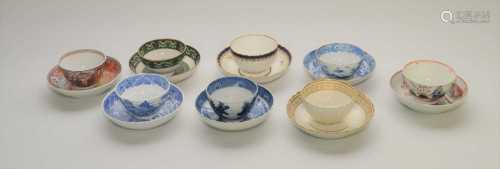 Sixteen English tea bowls and saucers, late 18th/early 19th century