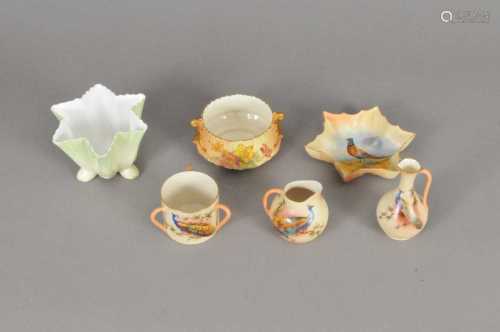 A small collection of Worcester blush ivory