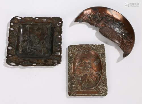 Three Japanese alloy dishes, to include an example with a Samurai, 11.5cm high, monkeys playing