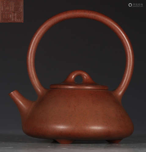 A LIFTING ZISHA POT BY MANXITAOYI