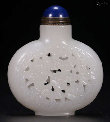 A HETIAN JADE AUSPICIOUS PATTERN SNUFF BOTTLE